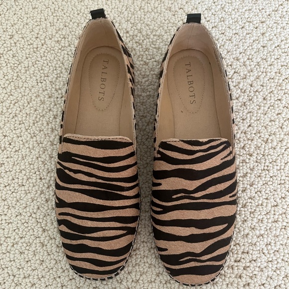 Talbots leopard print flats. - Picture 1 of 6